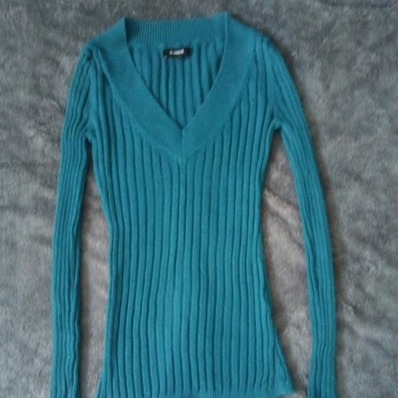 Free w/ the purchase of 2 or more items. - Picture 5 of 9